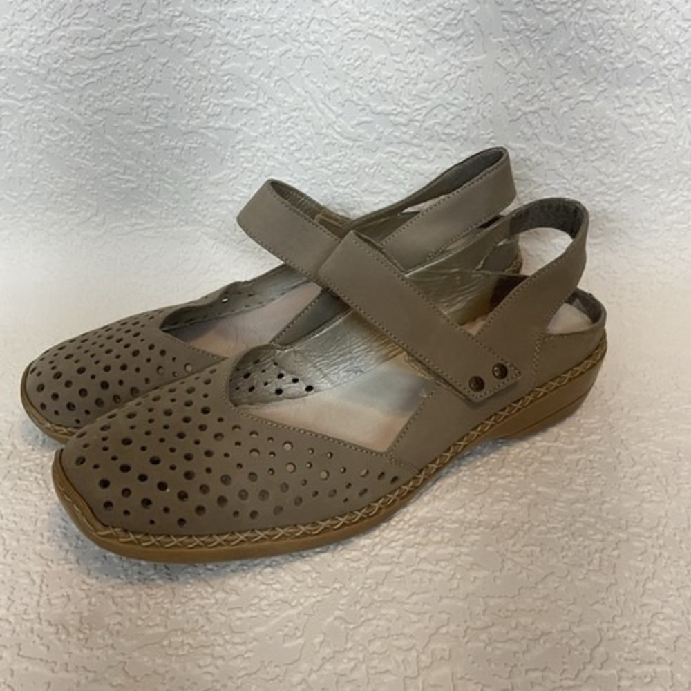 Rieker Tan Closed Toe Slingback Perforated Mary Jane Sandals Women 41/US10-10.5